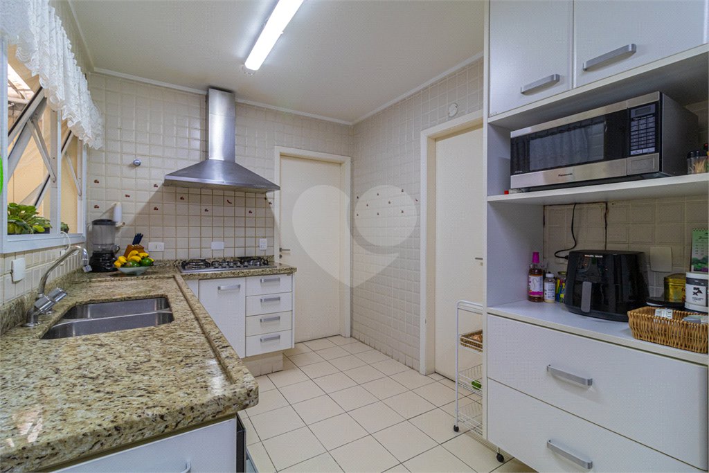 Casa à venda com 4 suítes no condomínio Vila das Acacias, São Paulo - SP