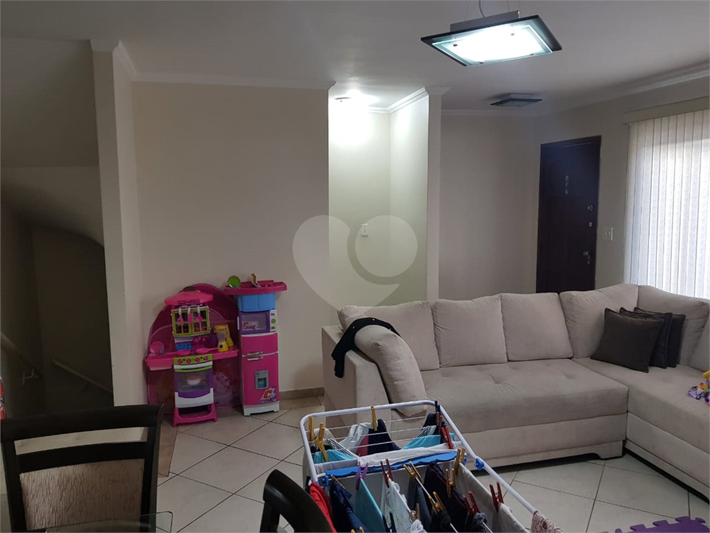 Casa à venda com 3 quartos, sendo 1 suíte, no condomínio Res Azaléias, São Paulo - SP