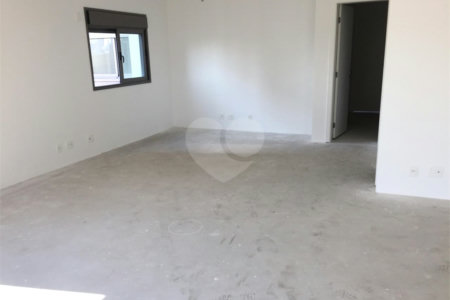 Apartamento à venda com 3 suítes em Campo Belo, São Paulo, SP