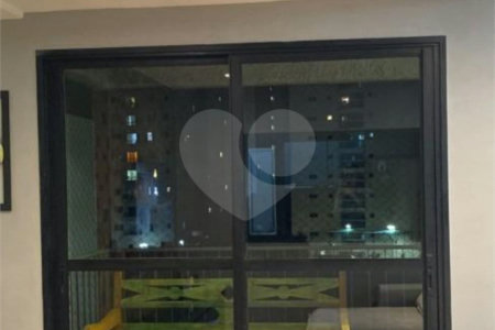 Apartamento à venda com 3 quartos, sendo 1 suíte, em Santa Teresinha, São Paulo, SP