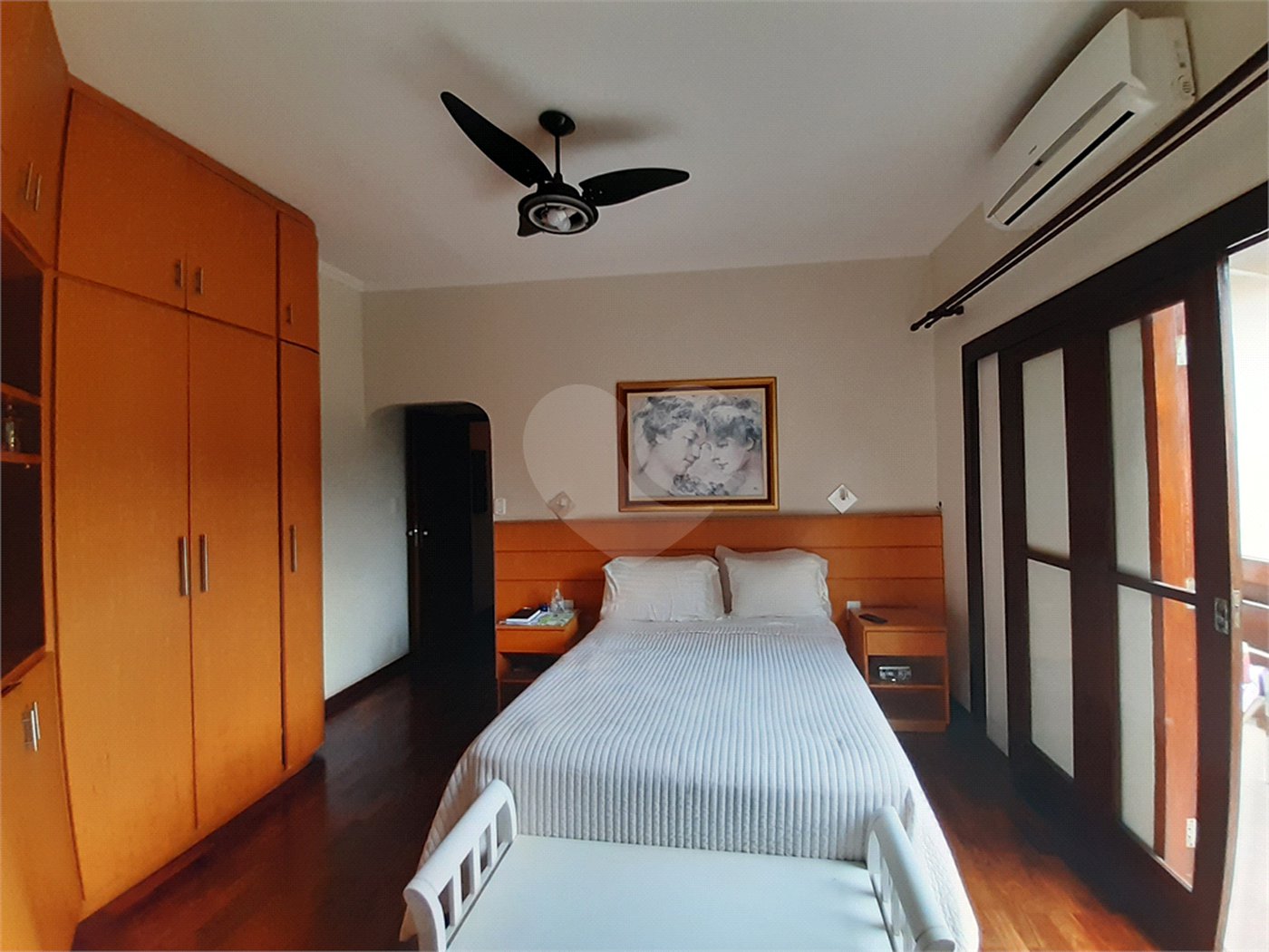 Casa à venda com 4 quartos, sendo 2 suítes,  em Jardim Floresta, São Paulo, SP