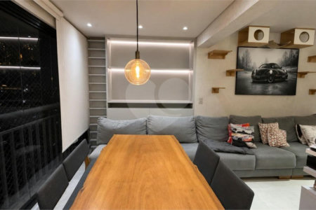 Apartamento à venda com 2 quartos, sendo 1 suíte,  em Vila Dom Pedro I, São Paulo, SP