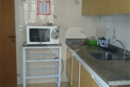 Apartamento à venda com 3 quartos, sendo 1 suíte, em Parque Enseada, Guarujá, SP