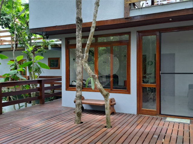 Casa à venda com 6 quartos, sendo 4 suítes,  no condomínio Alpes da Cantareira, Mairiporã - SP