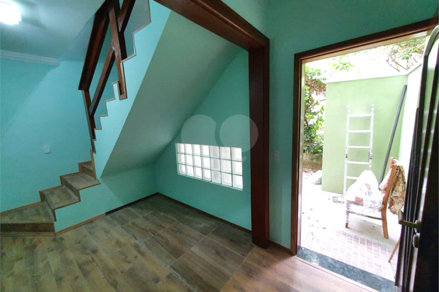 Casa à venda com 3 quartos, sendo 2 suítes, no condomínio Residencial Jardim Lago da Cantareira, Mairiporã - SP
