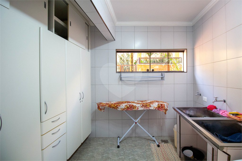 Sobrado à venda com 5 quartos, sendo 3 suítes, no Centro, São Roque, SP