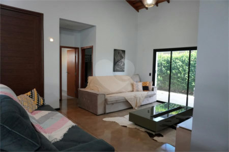 Casa à venda com 4 quartos, sendo 2 suítes, no condomínio Primavera, Salto - SP