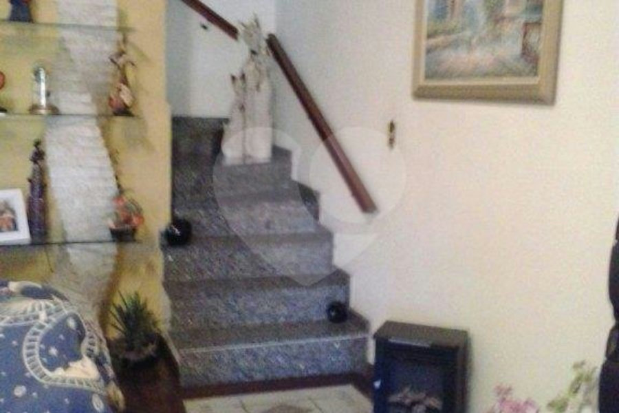 Sobrado à venda com 3 quartos, sendo 1 suíte, em Vila Galvão, Guarulhos, SP