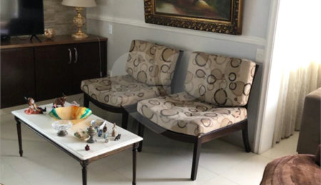 Apartamento à venda com 3 quartos, sendo 1 suíte,  em Vila Azevedo, São Paulo, SP