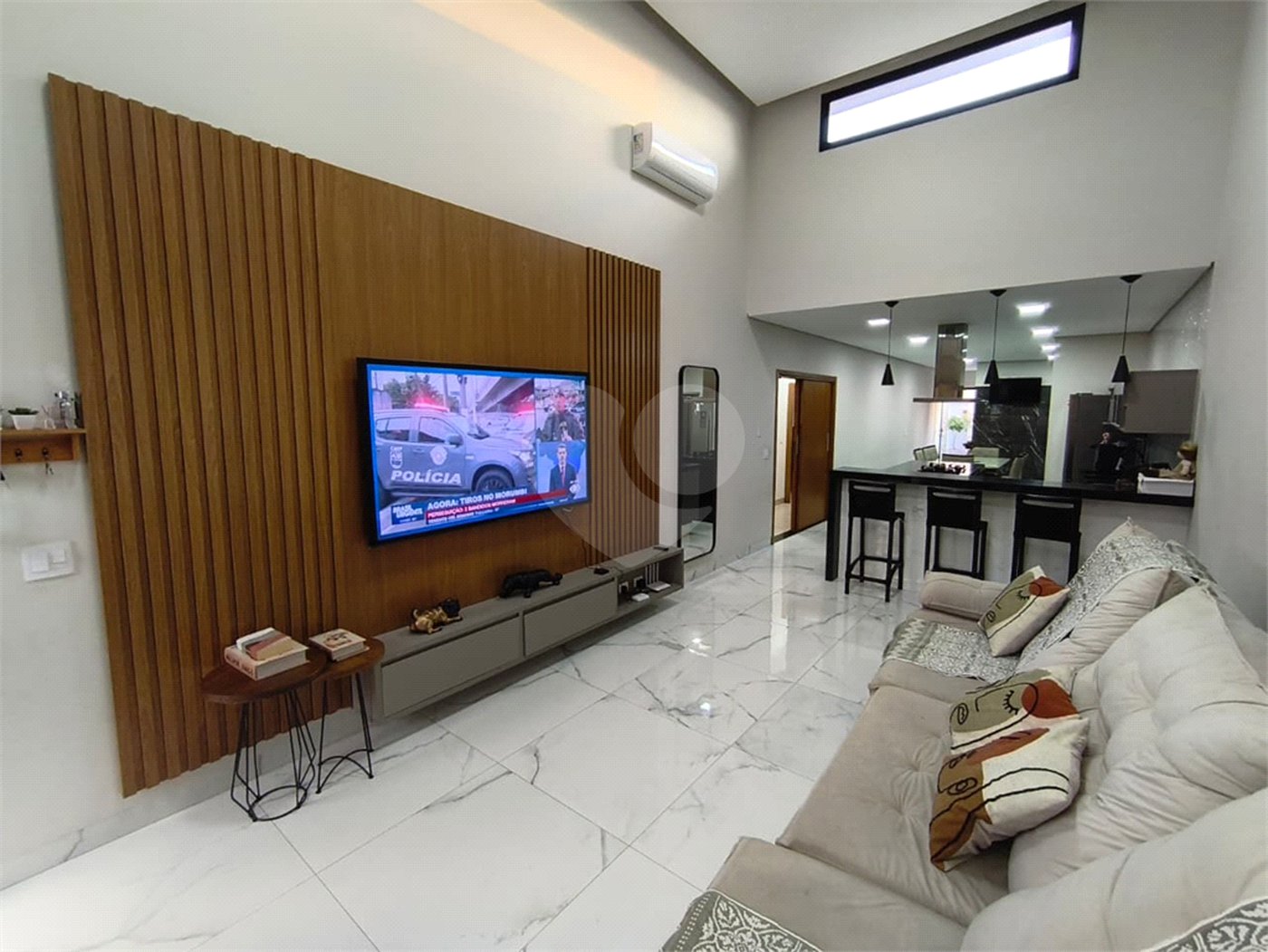 Casa 3 quartos 3 suítes Faixa Azul com piscina aquecida