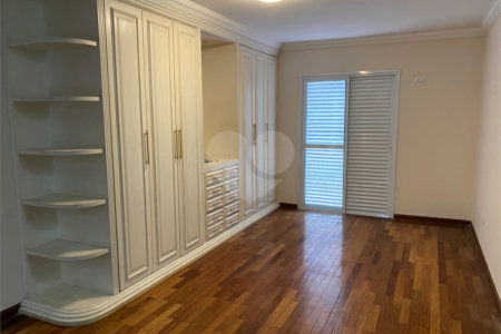 Sobrado à venda com 3 quartos, sendo 1 suíte, em Vila Lageado, São Paulo, SP