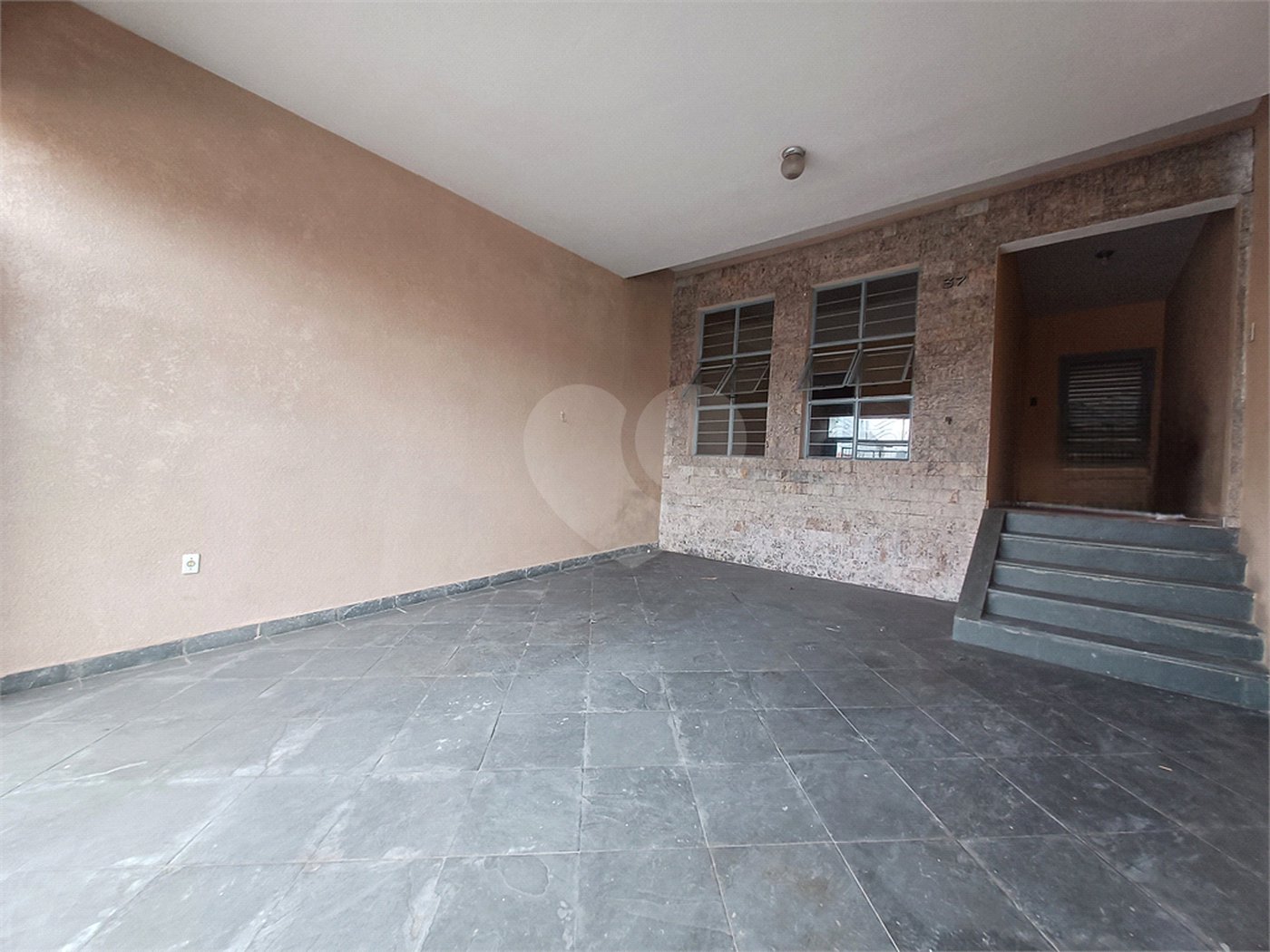 Sobrado à venda com 2 quartos em Jardim Guaíba, Sorocaba, SP