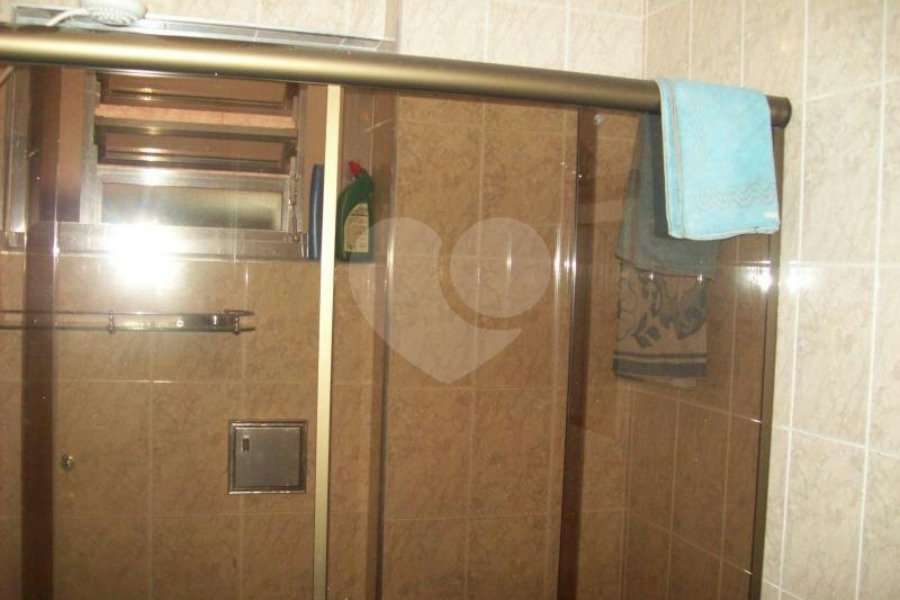 Casa Térrea à venda com 3 quartos, sendo 1 suíte, em Vila Constança, São Paulo, SP