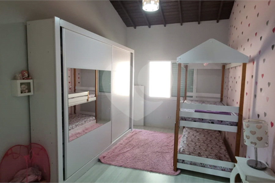 Casa à venda com 4 quartos, sendo 2 suítes,  no condomínio Sausalito, Mairiporã - SP