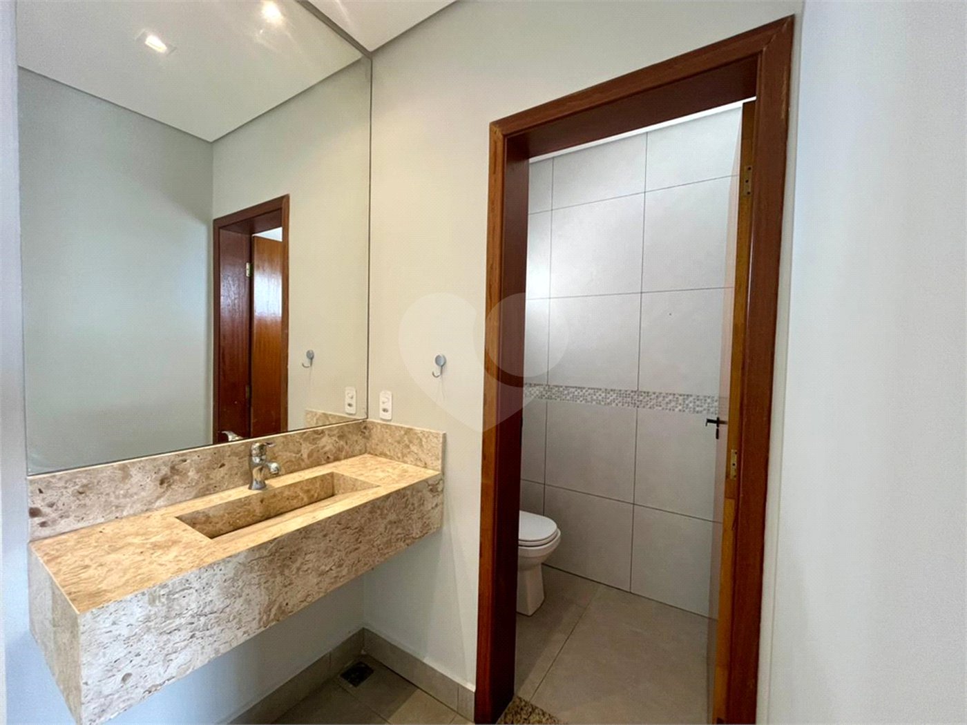 Casa à venda com 3 suítes no condomínio Campos do Conde, Sorocaba - SP