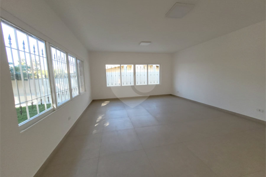 Casa Térrea à venda ou para alugar com 4 quartos, sendo 3 suítes,  em Horto Florestal, São Paulo, SP