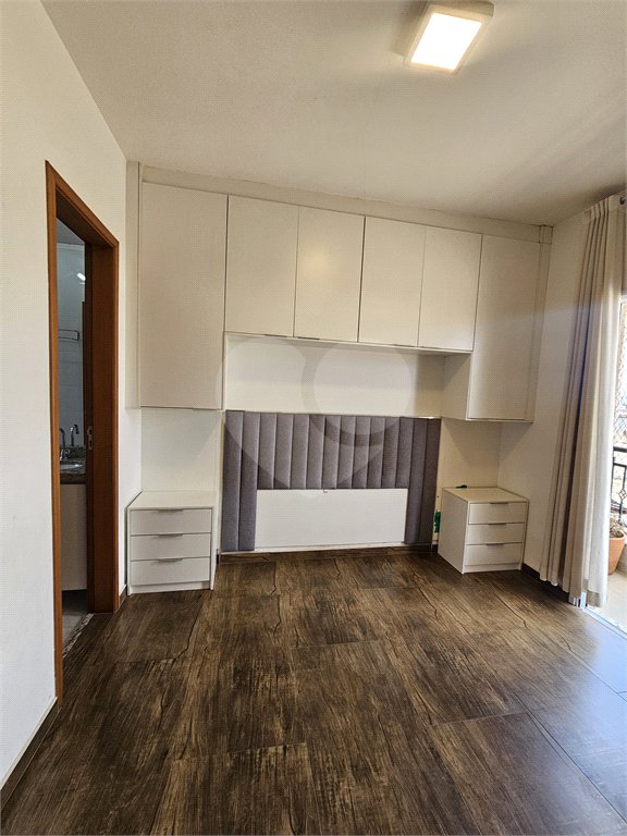 Sobrado à venda com 3 quartos, sendo 1 suíte,  em Vila Nivi, São Paulo, SP