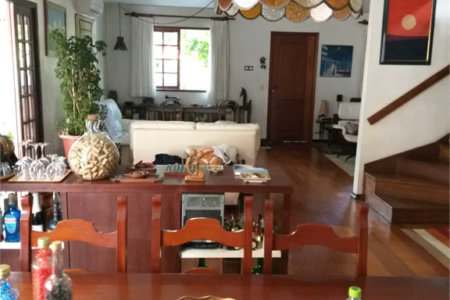 Casa à venda com 4 quartos, sendo 2 suítes, no condomínio Vila Panamericana, São Paulo - SP