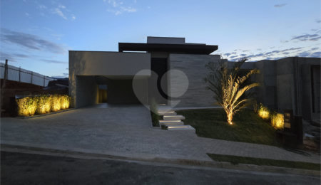 Casa Térrea à venda com 3 quartos, sendo 1 suíte,  em Laranja Azeda, Atibaia, SP