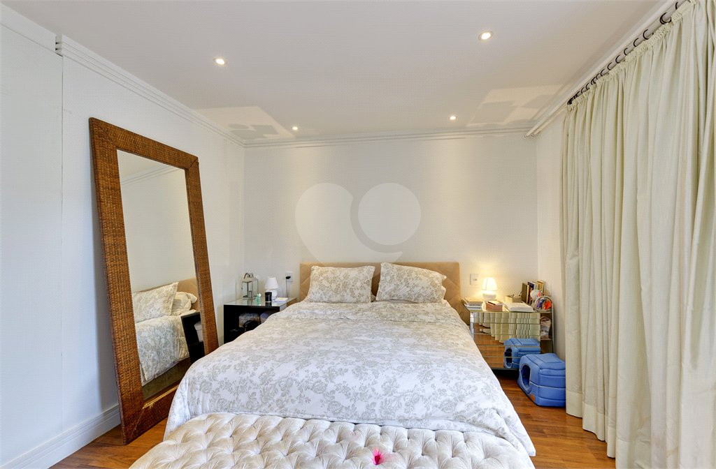 Casa à venda com 3 quartos, sendo 1 suíte, no condomínio Magnólia Gardens, São Paulo - SP