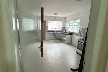 Sobrado em São Paulo com 140m², 4 dormitórios e 2 vagas de garagem