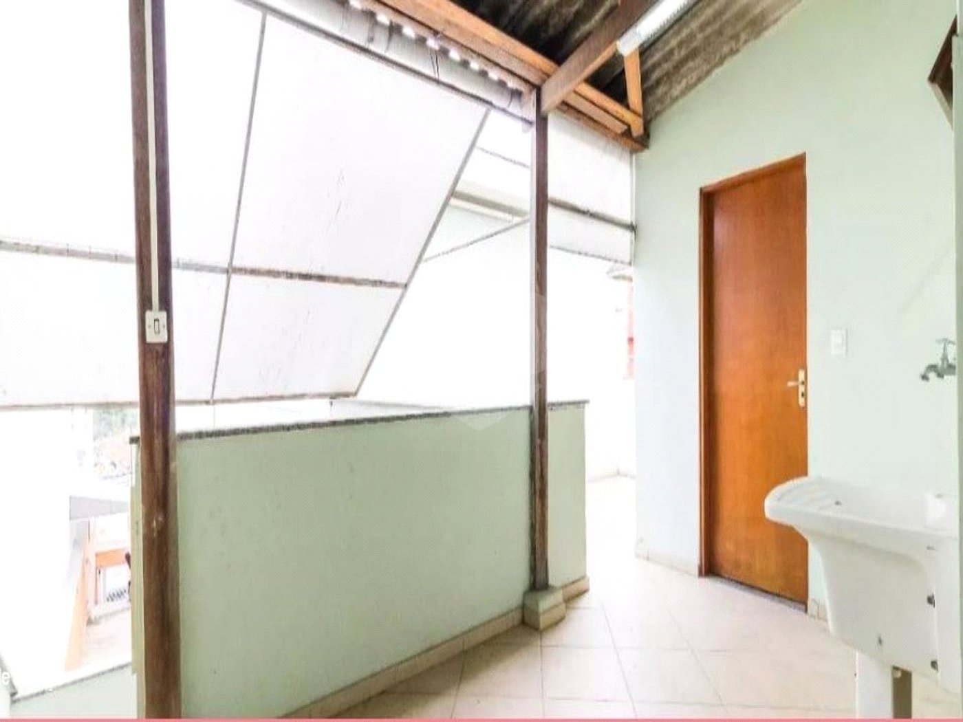 Casa com 203m² , 4 dormitórios , sendo 3 suítes , 2 vagas , à venda na Vila Formosa.