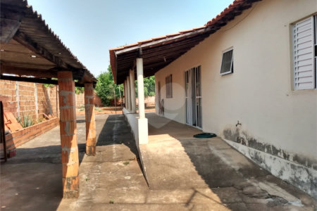 Casa à venda com 4 quartos, sendo 1 suíte, em Jardim Bela Vista, Itapetininga, SP