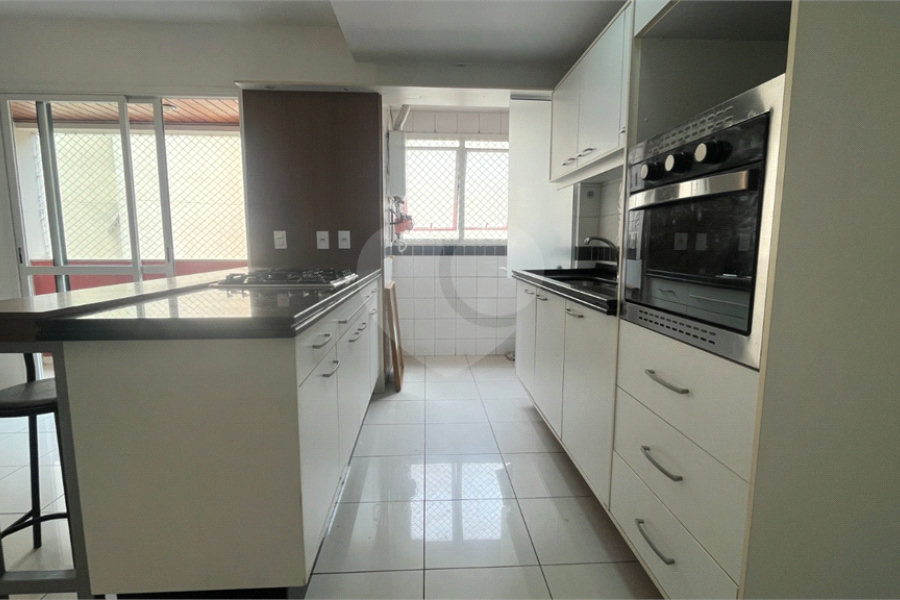 Cobertura à venda com 3 quartos, sendo 2 suítes,  em Lapa, São Paulo, SP