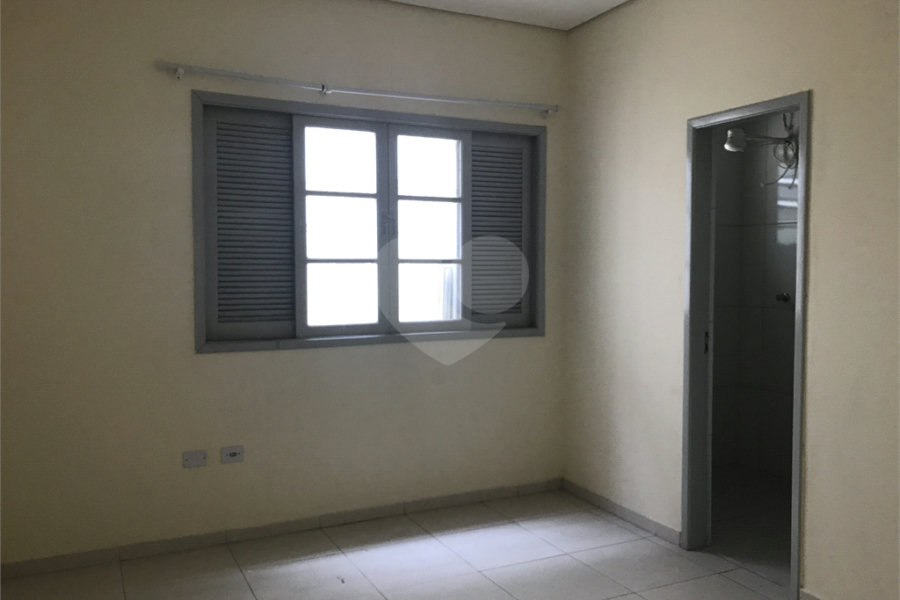 Casa à venda com 4 quartos, sendo 1 suíte, em Santana, São Paulo, SP