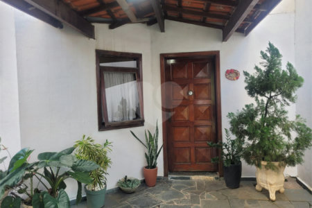 Casa à venda com 3 quartos, sendo 1 suíte, no condomínio Residencial Vila Verde, Sorocaba - SP