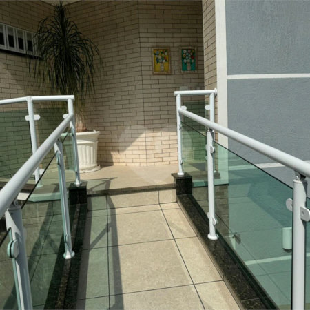 Sobrado à venda com 5 quartos, sendo 3 suítes, em Vila Nivi, São Paulo, SP