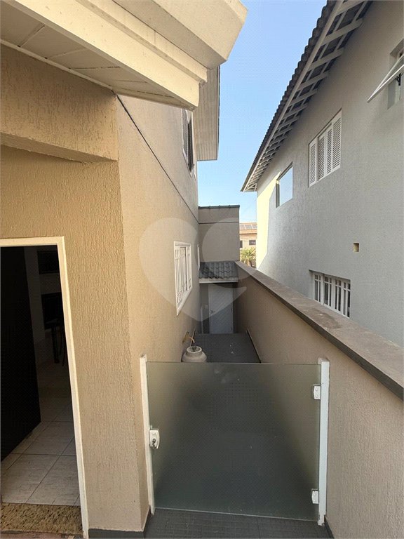 Casa à venda com 4 quartos, sendo 2 suítes,  no condomínio Arujá 5, Arujá - SP