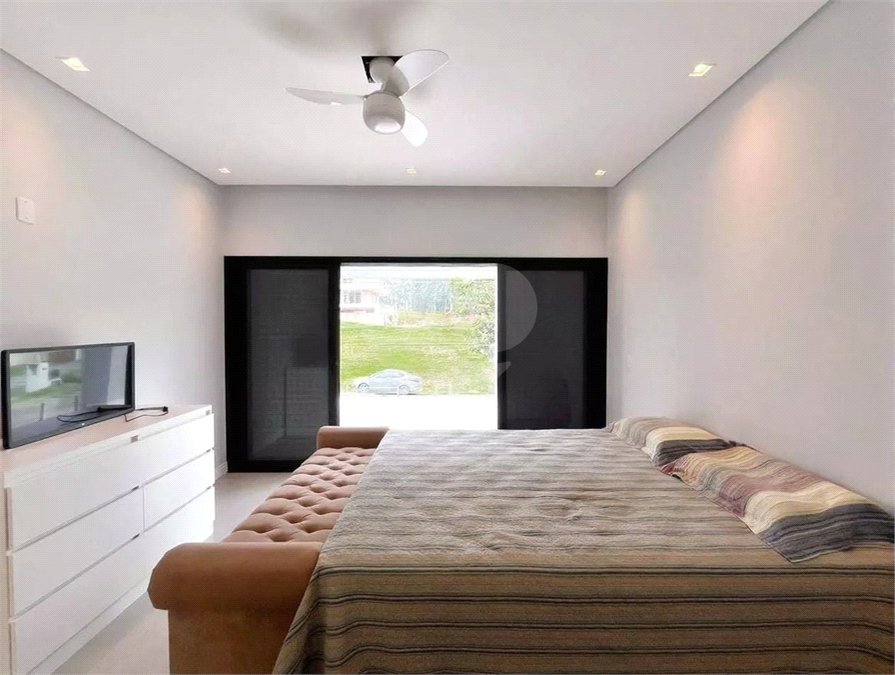 Casa à venda com 3 suítes no condomínio Ninho Verde II, Pardinho - SP