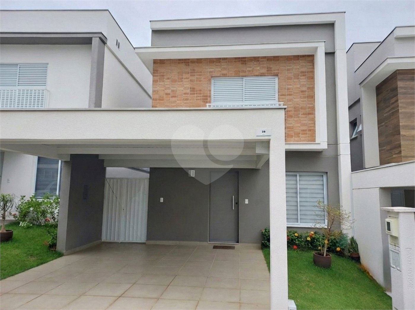 Casa à venda com 3 quartos, sendo 1 suíte, no condomínio Tirreno, Sorocaba - SP