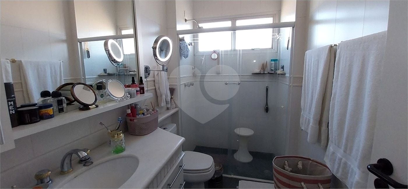 Cobertura à venda com 4 quartos, sendo 2 suítes,  em Vila Embaré, Valinhos, SP