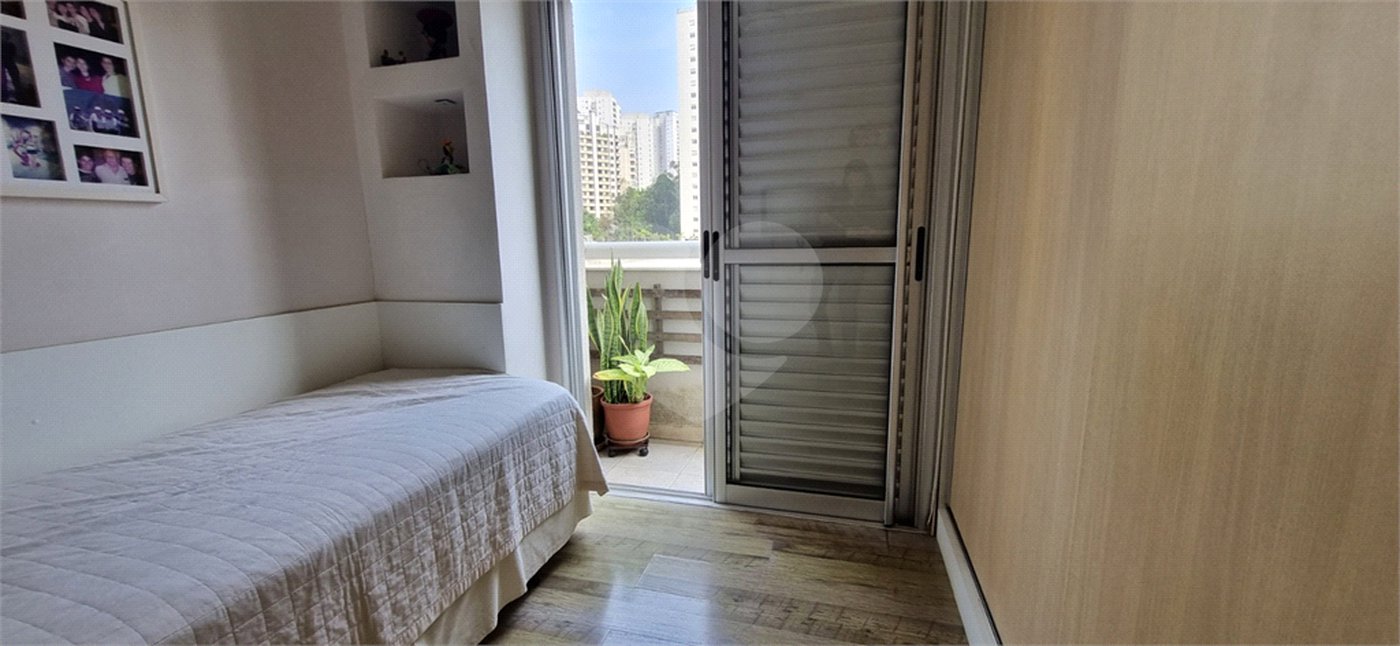 Apartamento à venda com 3 suítes em Jardim Londrina, São Paulo, SP