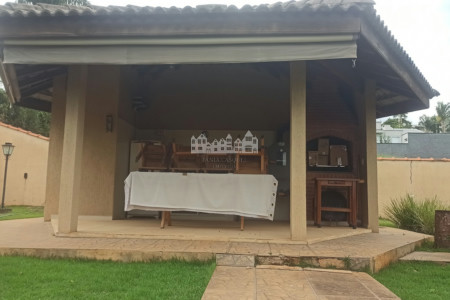 Casa à venda com 3 quartos, sendo 1 suíte, no condomínio Serra da Estrela, Atibaia - SP