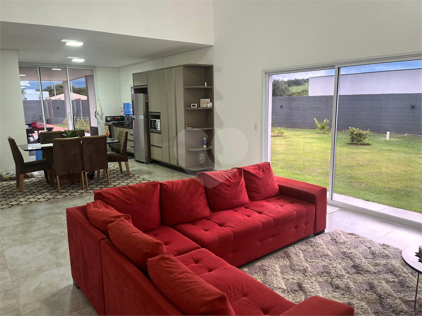 Casa à venda com 3 quartos, sendo 1 suíte, no condomínio Village Ipanema 2, Araçoiaba da Serra - SP