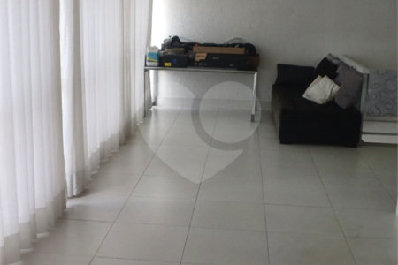 Casa à venda com 4 suítes no condomínio Parque da Figueiras, Mogi das Cruzes - SP