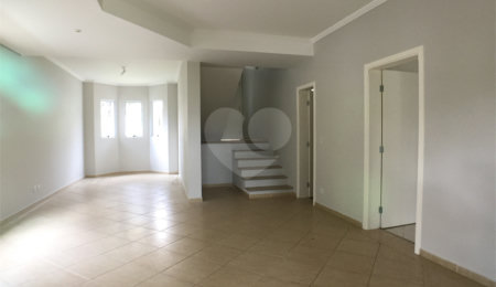 Casa à venda ou para alugar com 3 suítes no condomínio Recanto dos Paturis, Vinhedo - SP