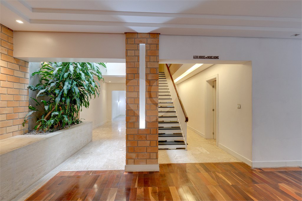 Sobrado à venda com 4 quartos, sendo 2 suítes, em Brooklin Novo, São Paulo, SP