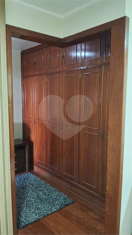 Sobrado à venda com 4 quartos, sendo 2 suítes, em Jardim Quisisana, Poços de Caldas, MG