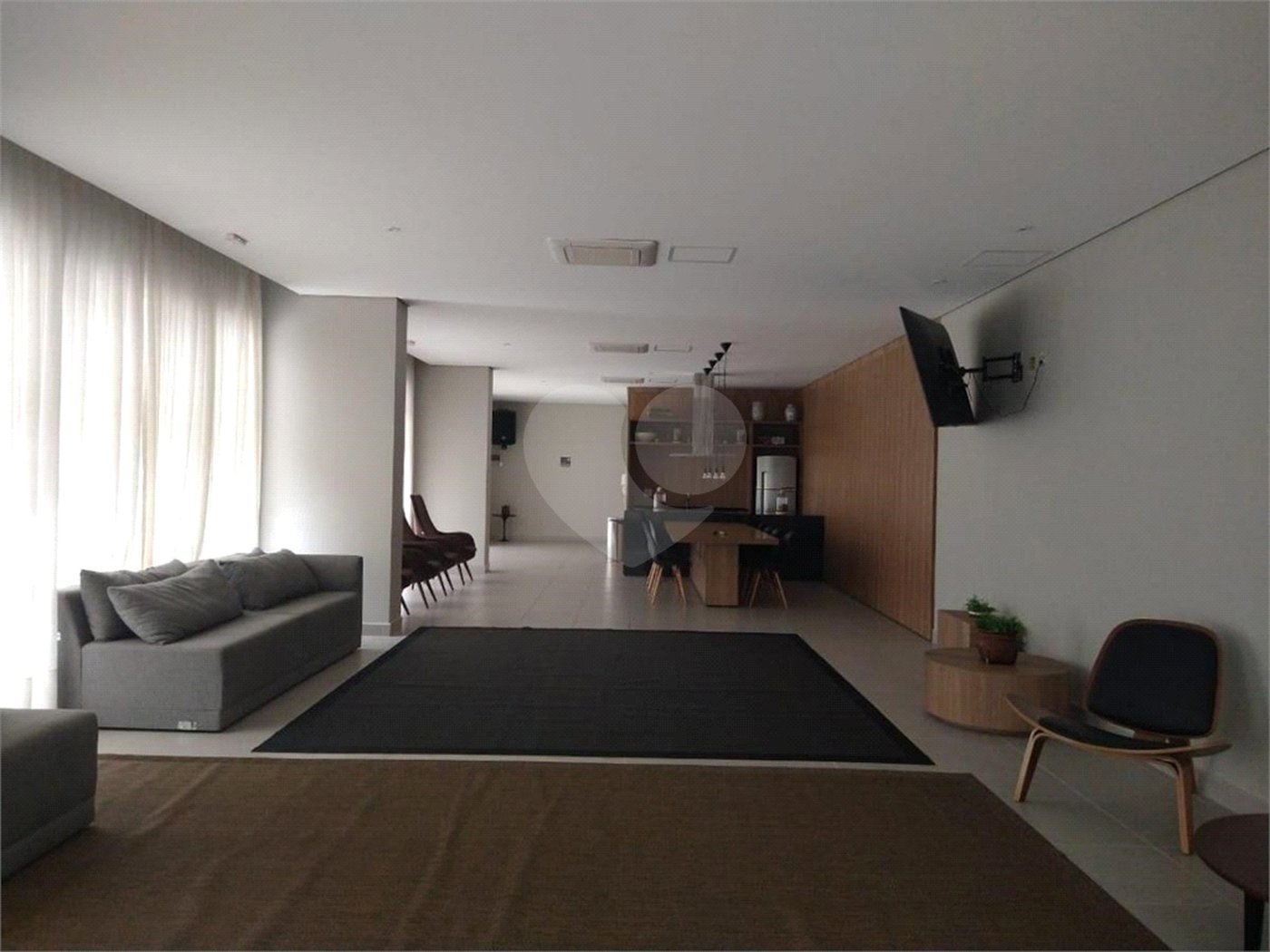 Condominio Clube apto 02 dormitórios(reversível para 03, sendo 01 suíte com 1 vaga.