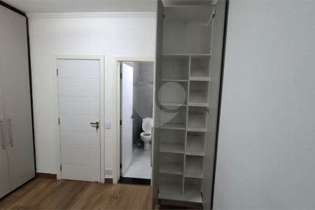 Casa à venda com 2 suítes no condomínio Village Palmas, São Paulo - SP