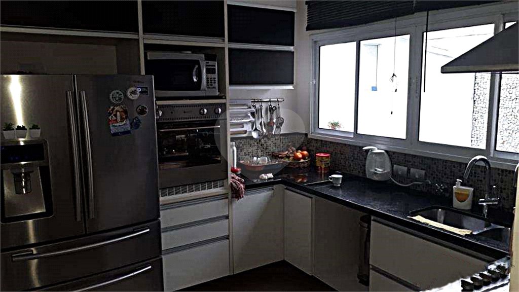 Casa à venda com 4 quartos, sendo 2 suítes, no condomínio Cond Residencial Villagio da Serra, São Paulo - SP