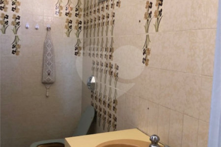 Casa à venda com 4 quartos, sendo 2 suítes,  em Jardim Leonor, São Paulo, SP