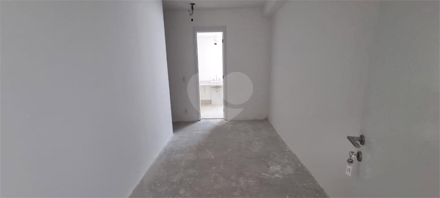 Apartamento à venda com 3 suítes em Moema, São Paulo, SP