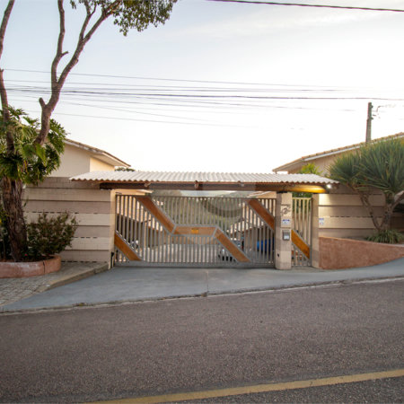 Casa à venda com 3 quartos, sendo 1 suíte, no condomínio Vilaregio, São Roque - SP