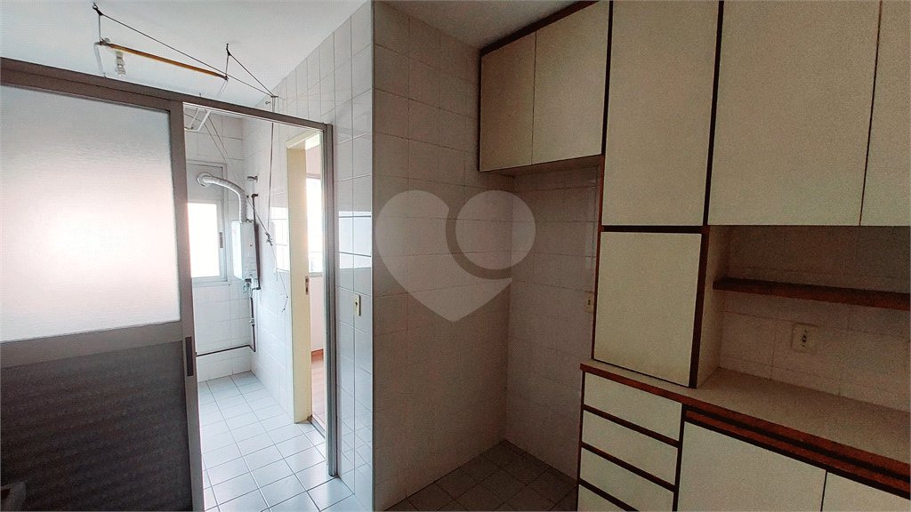 Apartamento à venda com 3 quartos, sendo 1 suíte, em Vila Olímpia, São Paulo, SP