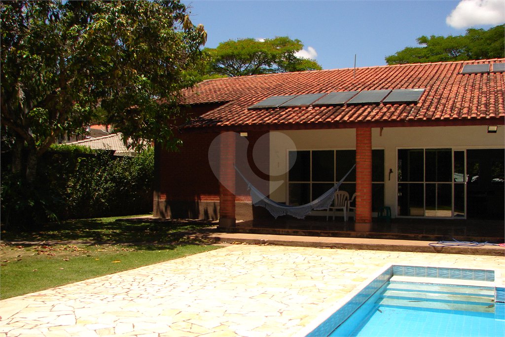 Casa à venda com 3 quartos, sendo 1 suíte, no condomínio Estância Marambaia, Vinhedo - SP
